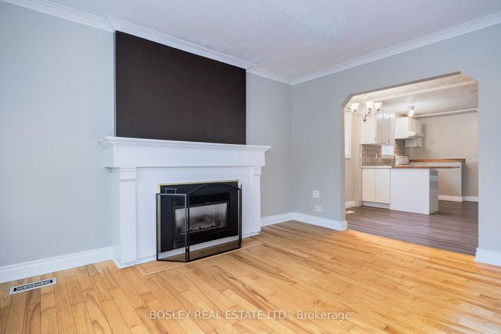 Photo 4 at 651 Cosburn Avenue, East York, Toronto