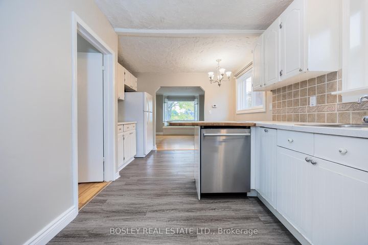 Photo 7 at 651 Cosburn Avenue, East York, Toronto