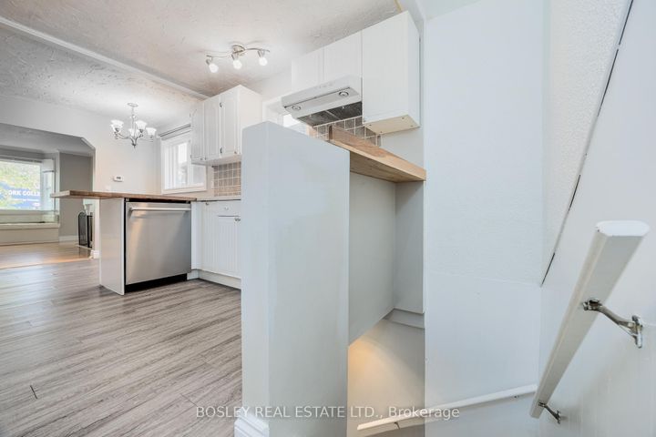 Photo 17 at 651 Cosburn Avenue, East York, Toronto