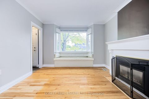 Photo 3 at 651 Cosburn Avenue, East York, Toronto