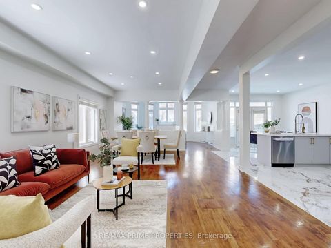 Photo 1 at 22 Waymount Avenue, Westbrook, Richmond Hill