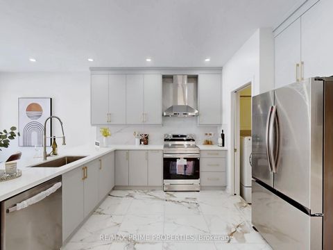 Photo 7 at 22 Waymount Avenue, Westbrook, Richmond Hill