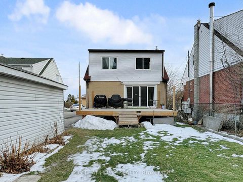 Photo 3 at 46 Glenshephard Drive, Kennedy Park, Toronto