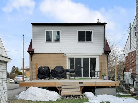 Photo 4 at 46 Glenshephard Drive, Kennedy Park, Toronto