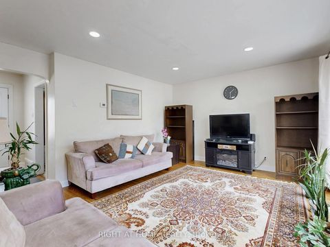 Photo 11 at 46 Glenshephard Drive, Kennedy Park, Toronto