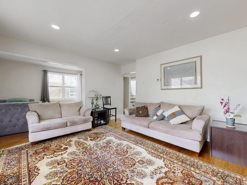 Photo 13 at 46 Glenshephard Drive, Kennedy Park, Toronto