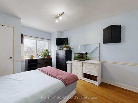 Photo 28 at 46 Glenshephard Drive, Kennedy Park, Toronto