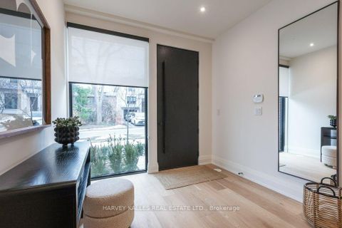 Photo 1 at 36 Evergreen Gardens, Leaside, Toronto