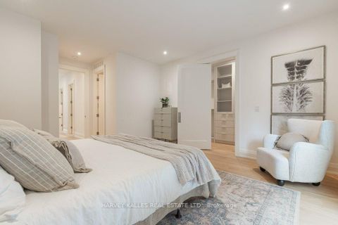 Photo 37 at 36 Evergreen Gardens, Leaside, Toronto