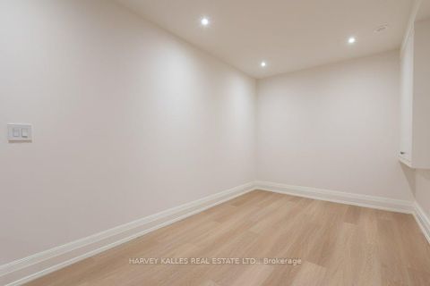 Photo 45 at 36 Evergreen Gardens, Leaside, Toronto