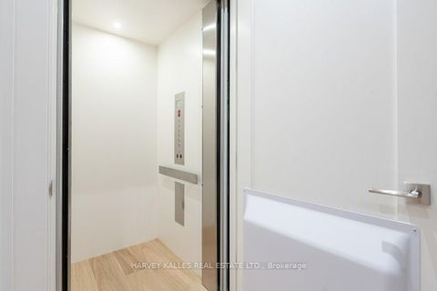 Photo 48 at 36 Evergreen Gardens, Leaside, Toronto