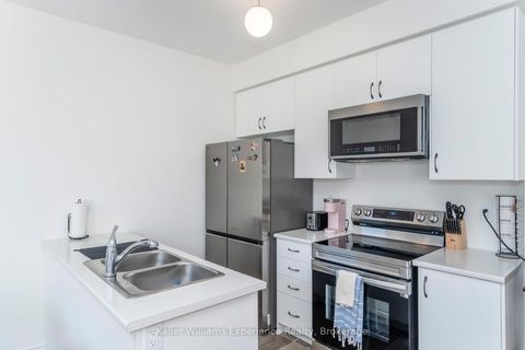 Photo 5 at 12 Durham Avenue, Rural Barrie Southeast, Barrie