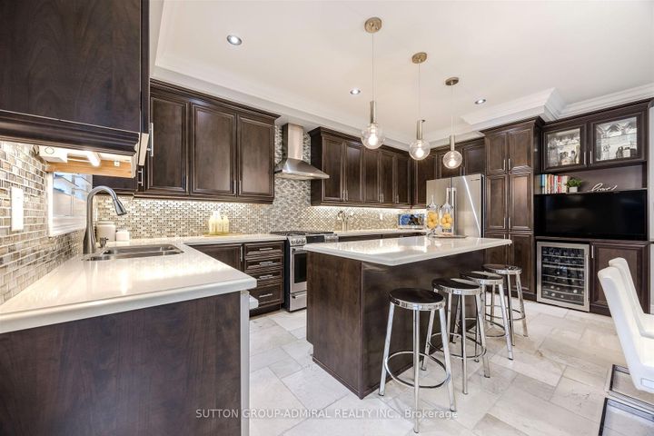 Photo 11 at 59 Aidan Drive, Vellore Village, Vaughan