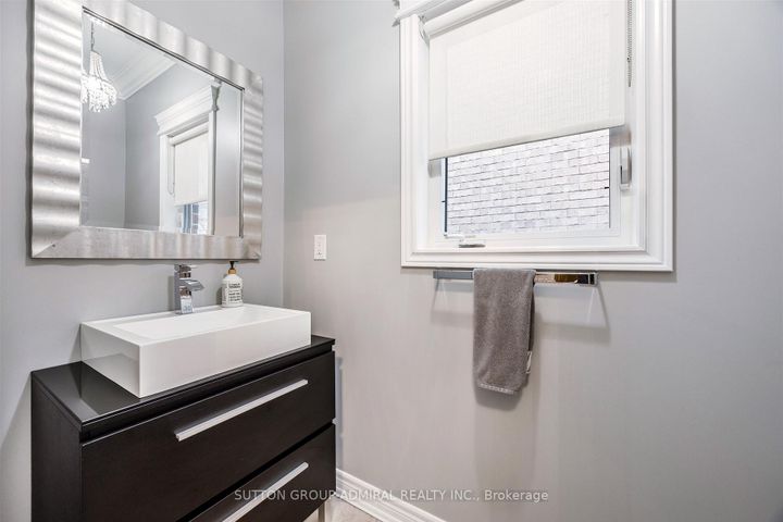 Photo 19 at 59 Aidan Drive, Vellore Village, Vaughan