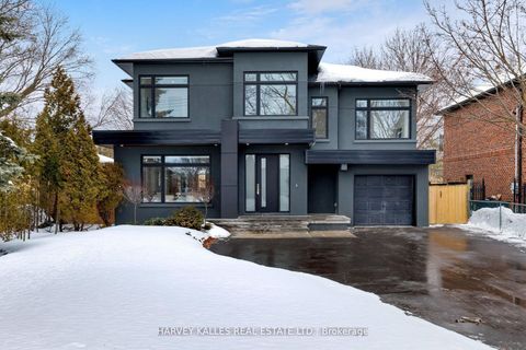 Photo 1 at 90 GREAT OAK Drive, Rosethorn, Toronto
