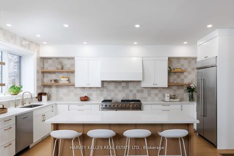 Photo 11 at 90 GREAT OAK Drive, Rosethorn, Toronto