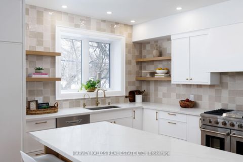 Photo 12 at 90 GREAT OAK Drive, Rosethorn, Toronto