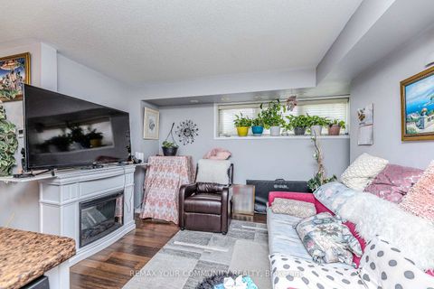 Photo 11 at 2 - 153 Isaac Devins Boulevard, Pelmo Park W5, Toronto