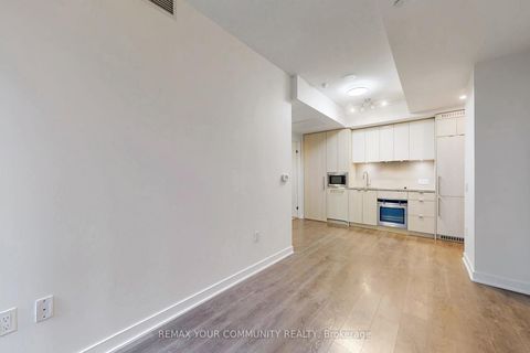 Photo 9 at 621 - 115 Blue Jays Way, Waterfront Communities C1, Toronto