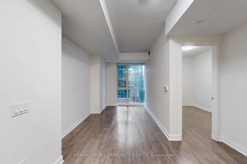 Photo 15 at 621 - 115 Blue Jays Way, Waterfront Communities C1, Toronto
