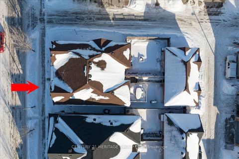 Photo 4 at 31 Kalvinster Drive, Cornell, Markham