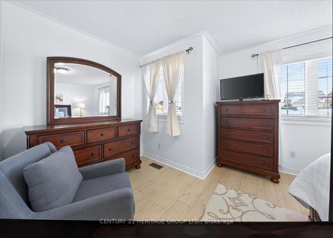 Photo 26 at 31 Kalvinster Drive, Cornell, Markham