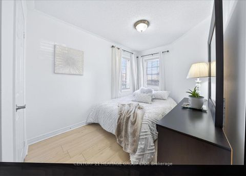 Photo 32 at 31 Kalvinster Drive, Cornell, Markham