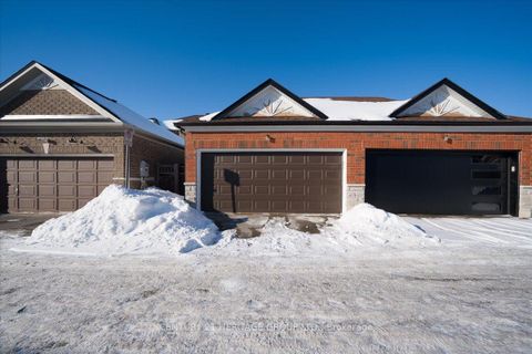 Photo 35 at 31 Kalvinster Drive, Cornell, Markham