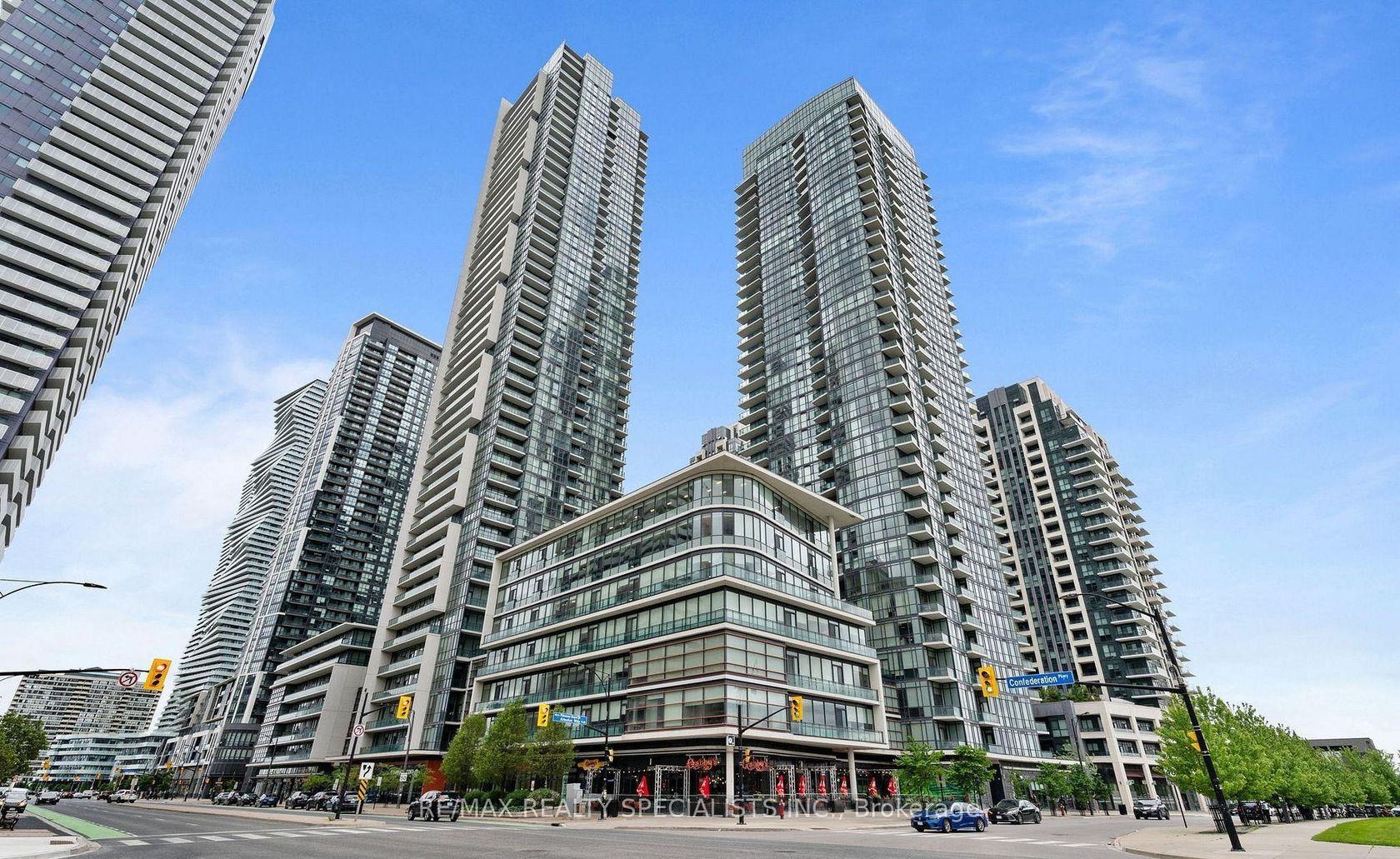 1507 - 4070 Confederation Parkway, City Centre, Mississauga by Loree Meneguzzi Real Estate 1507 - 4070 Confederation Parkway, City Centre, Mississauga