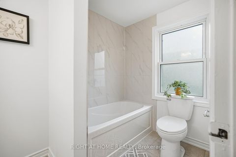 Photo 24 at 259 Glenwoods Avenue, Keswick South, Georgina