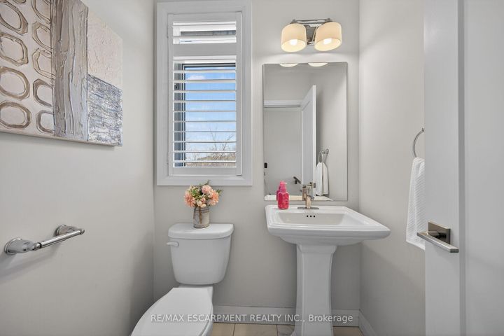 Photo 9 at 33 - 35 Midhurst Heights, Stoney Creek Mountain, Hamilton