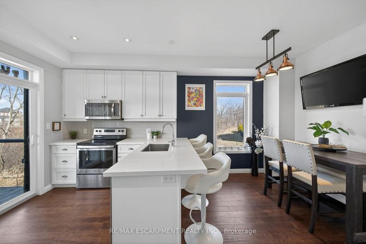 Photo 13 at 33 - 35 Midhurst Heights, Stoney Creek Mountain, Hamilton
