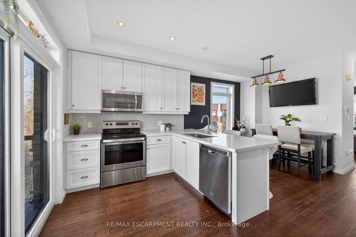 Photo 16 at 33 - 35 Midhurst Heights, Stoney Creek Mountain, Hamilton