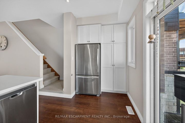 Photo 17 at 33 - 35 Midhurst Heights, Stoney Creek Mountain, Hamilton