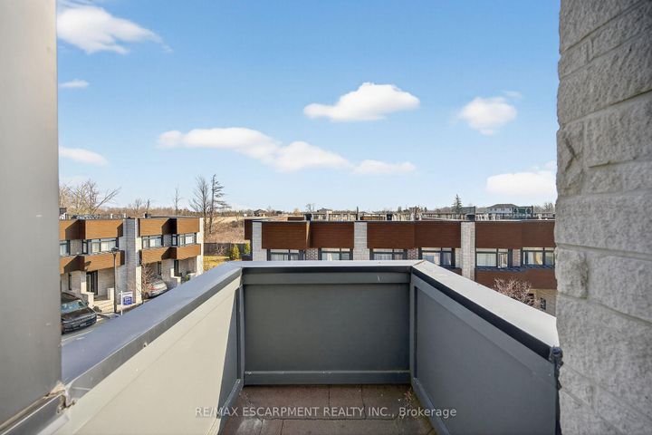 Photo 26 at 33 - 35 Midhurst Heights, Stoney Creek Mountain, Hamilton