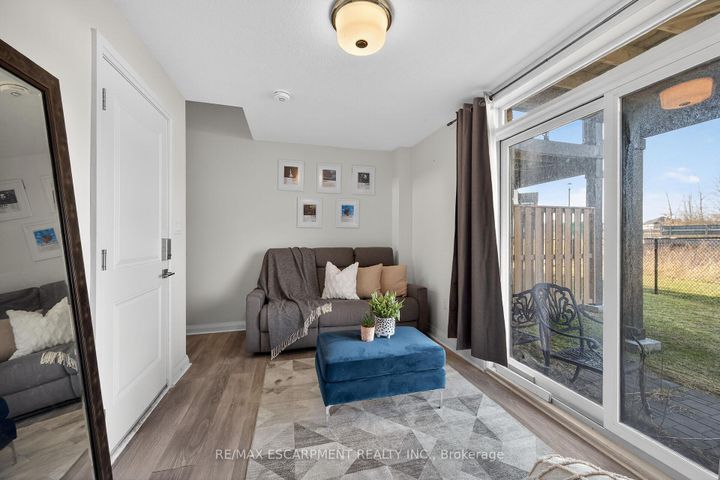 Photo 33 at 33 - 35 Midhurst Heights, Stoney Creek Mountain, Hamilton