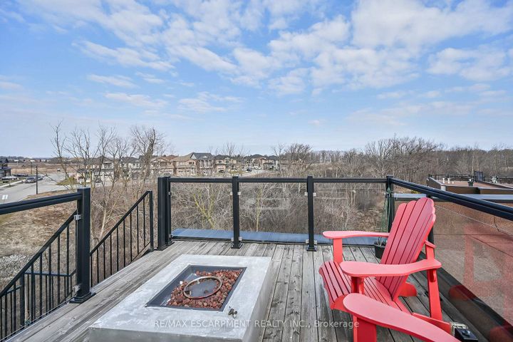 Photo 36 at 33 - 35 Midhurst Heights, Stoney Creek Mountain, Hamilton