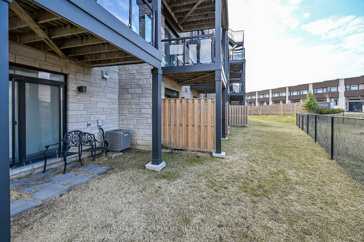 Photo 37 at 33 - 35 Midhurst Heights, Stoney Creek Mountain, Hamilton