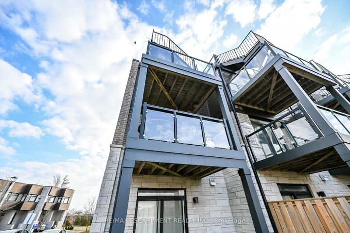 Photo 39 at 33 - 35 Midhurst Heights, Stoney Creek Mountain, Hamilton