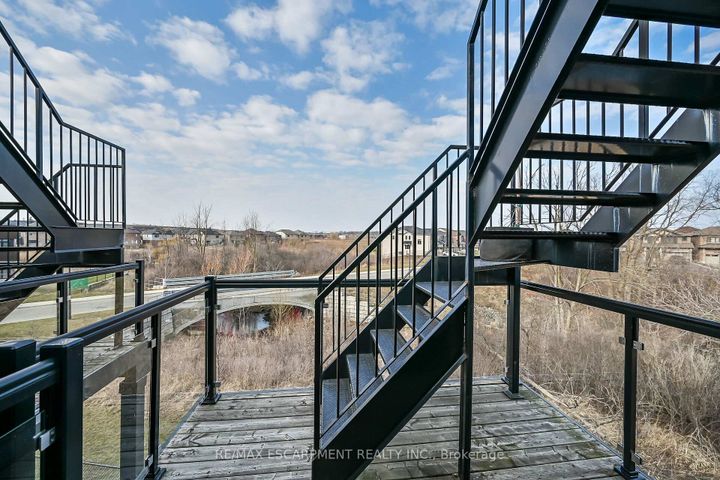 Photo 42 at 33 - 35 Midhurst Heights, Stoney Creek Mountain, Hamilton