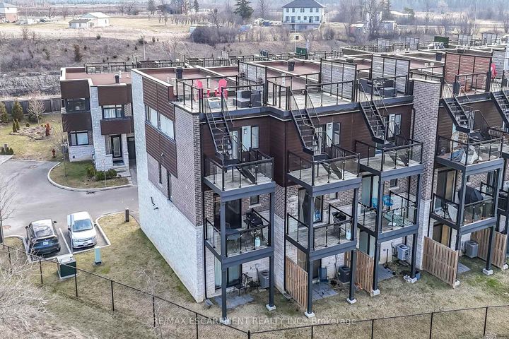 Photo 48 at 33 - 35 Midhurst Heights, Stoney Creek Mountain, Hamilton