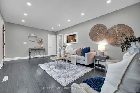 Photo 8 at 372 GARDEN Court, McLaughlin, Oshawa