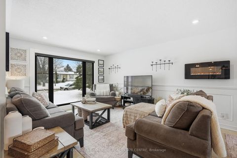 Photo 3 at 241 Cedar Crescent, Bayshore, Barrie