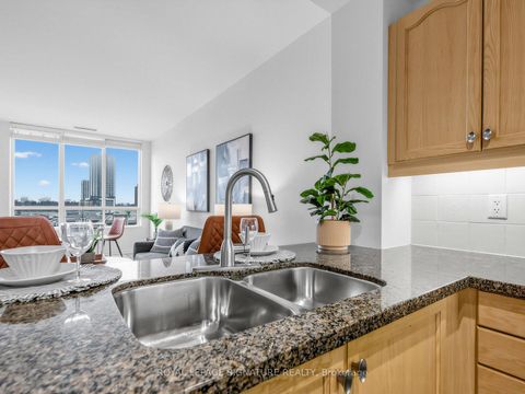 Photo 6 at 801 - 205 The Donway W, Don Mills, Toronto