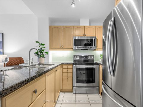 Photo 7 at 801 - 205 The Donway W, Don Mills, Toronto