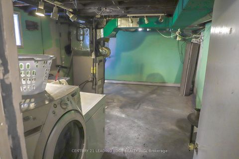 Photo 15 at 22 Katherine Road, CFB, Toronto