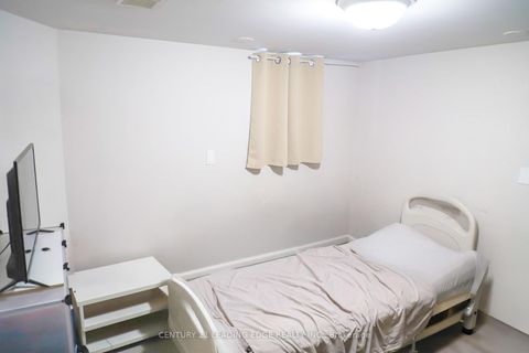 Photo 22 at 22 Katherine Road, CFB, Toronto