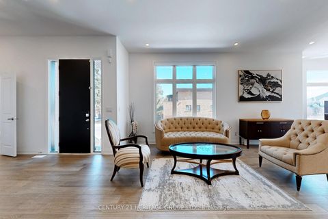 Photo 4 at 251 Oxford Street, Mill Pond, Richmond Hill