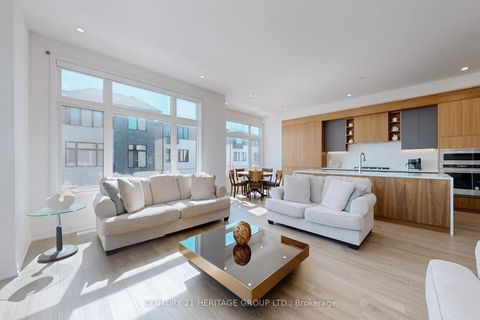 Photo 12 at 251 Oxford Street, Mill Pond, Richmond Hill