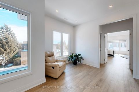 Photo 24 at 251 Oxford Street, Mill Pond, Richmond Hill